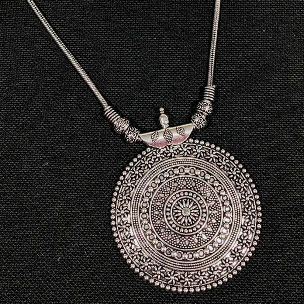 Round Style Antique Pendant Necklace For Girls - Silver Antique 2